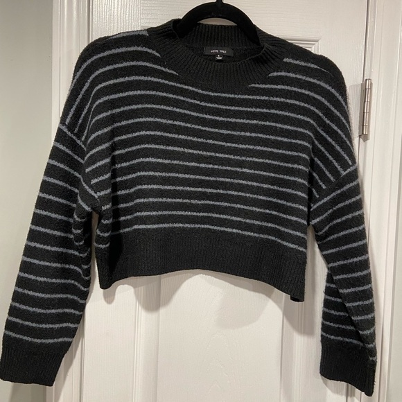Love Tree Tilly’s Size S Black Gray Fuzzy Striped Mock Neck Cropped Sweater - Picture 1 of 11